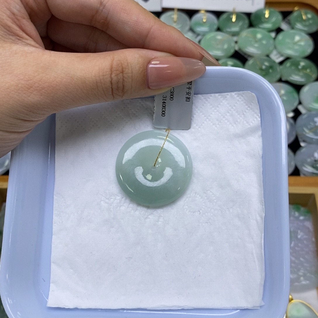 颈饰未镶嵌翡翠蘑***力平安扣