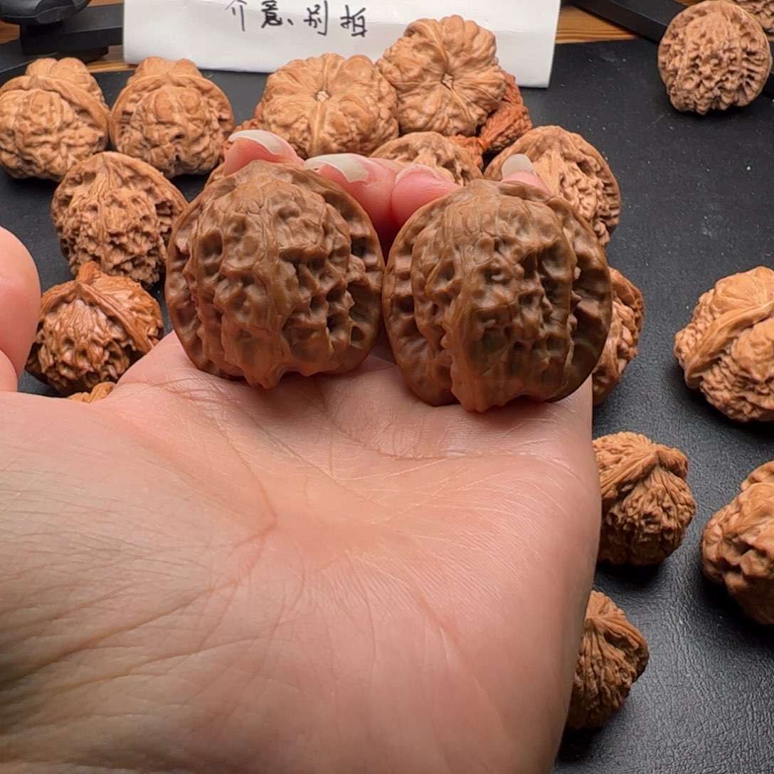 文玩核桃把件野狼