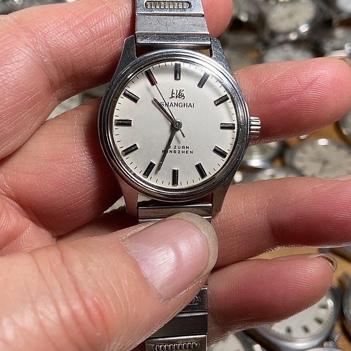 上海中型机械手表