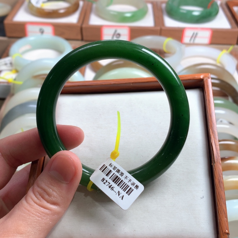 【闪购商品】和田玉手镯未镶嵌好****来58