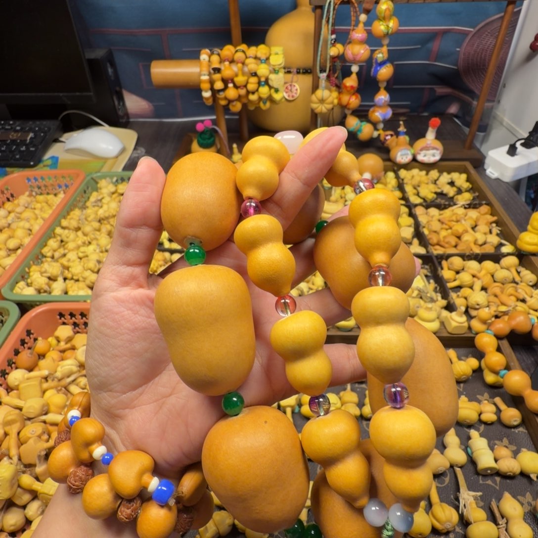 胖墩手持两个好。。。。