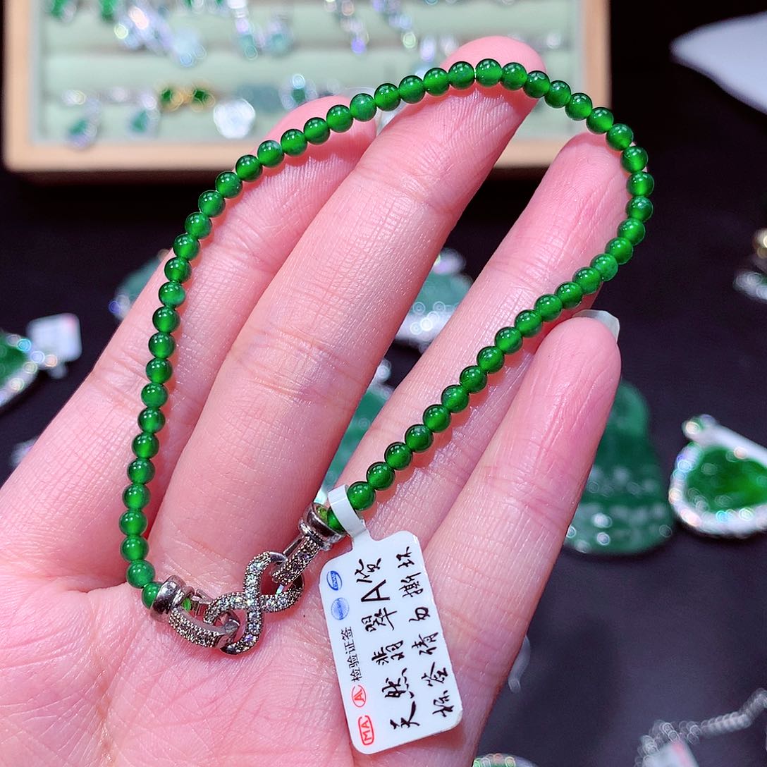 【闪购商品】翡翠吊坠(不含链)未镶嵌