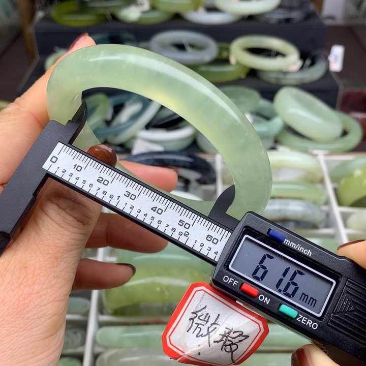 蛇纹石玉未镶嵌手镯516