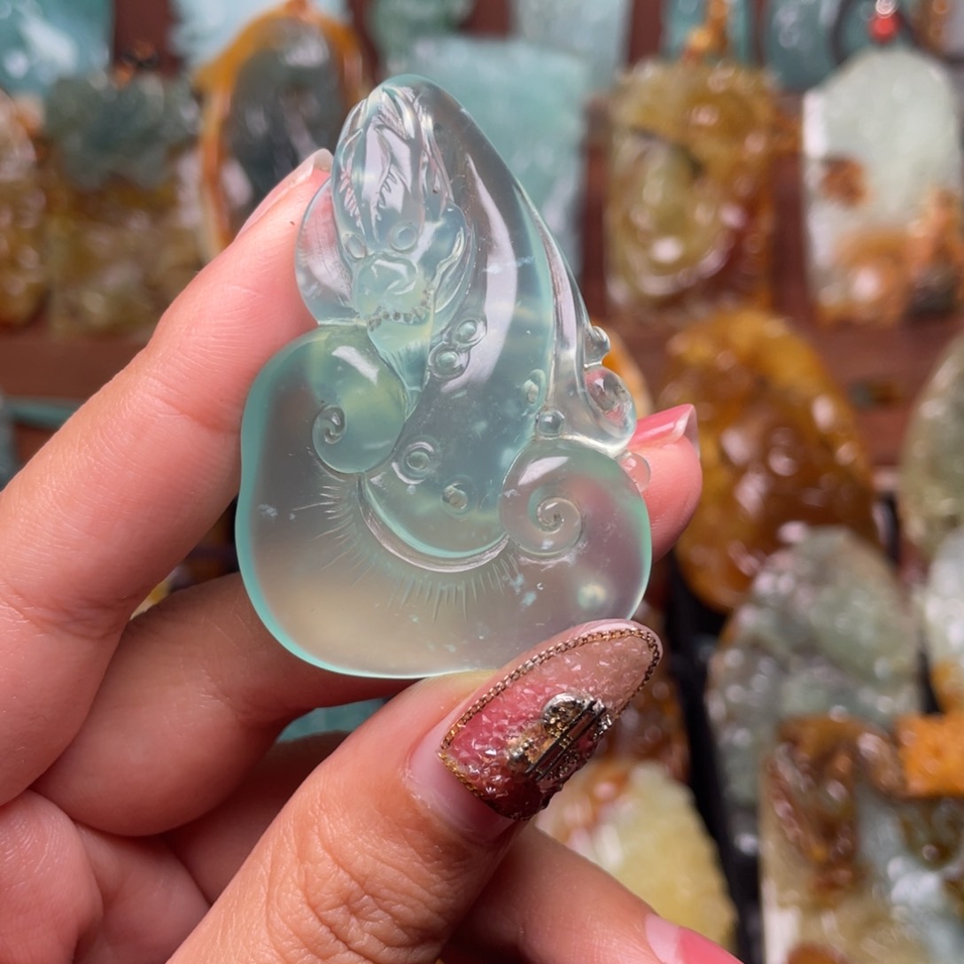 蛇纹石玉颈饰未镶嵌龙****空