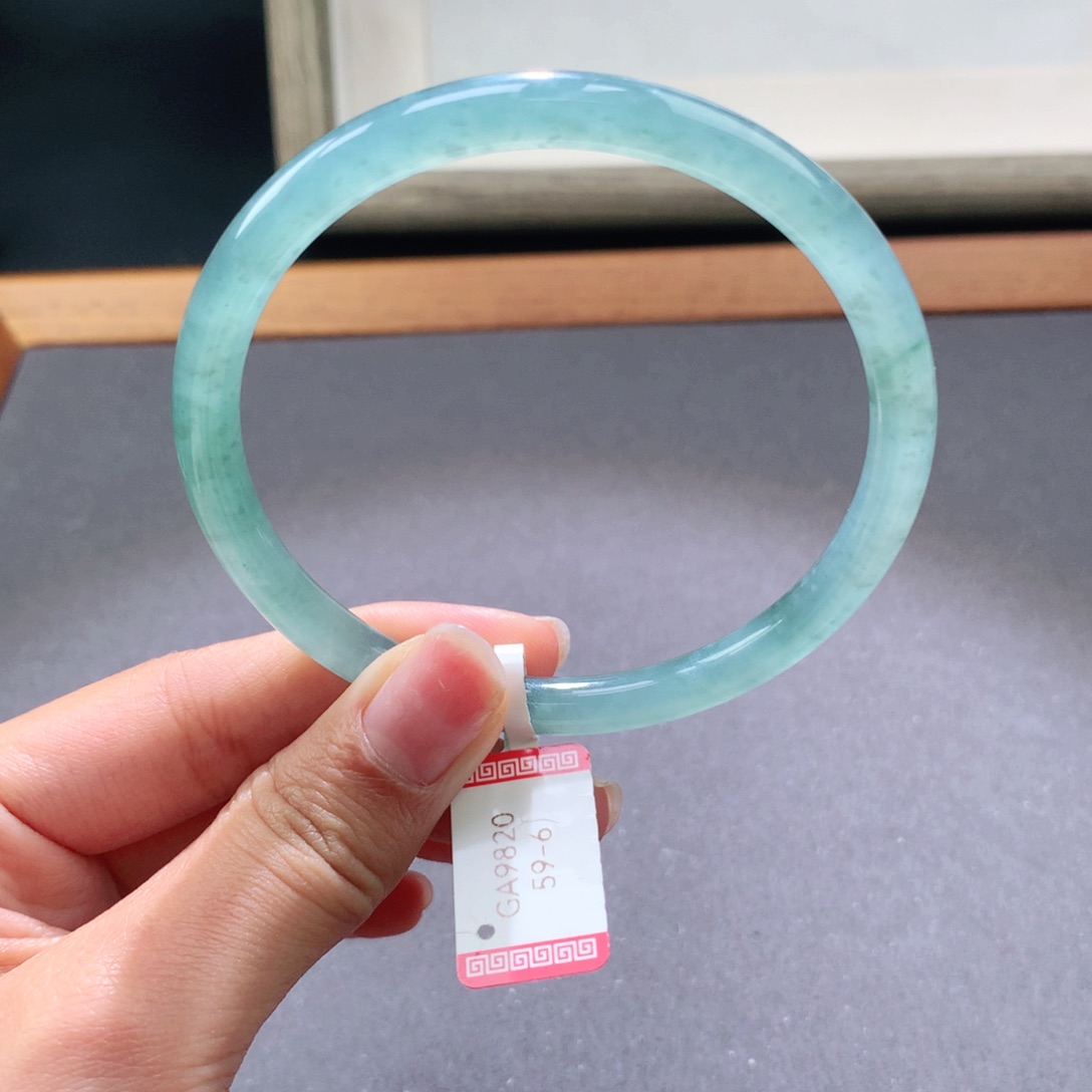 翡翠手镯未镶嵌天然翡翠手镯叮当镯