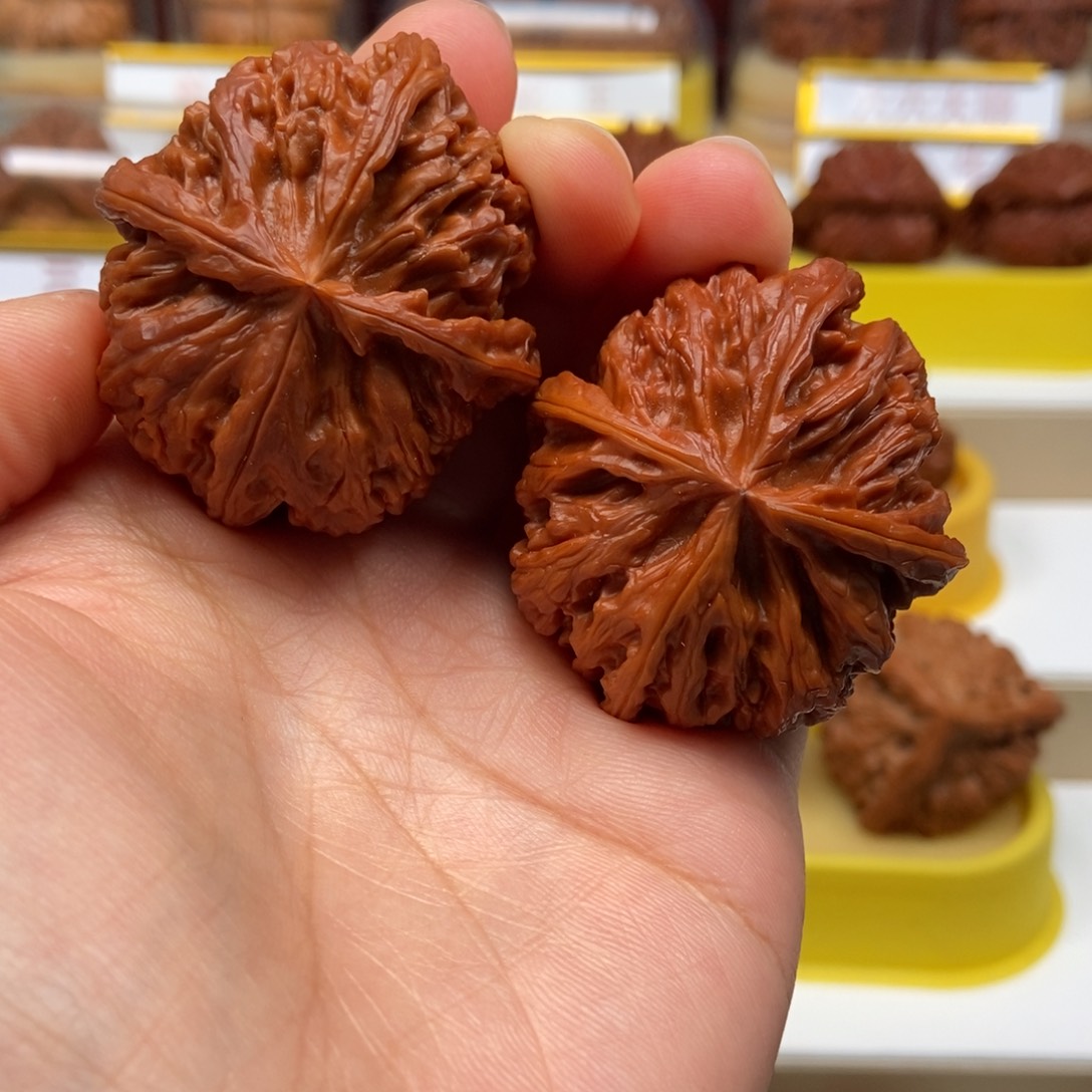 西***海文玩核桃吊坠苹果园四棱