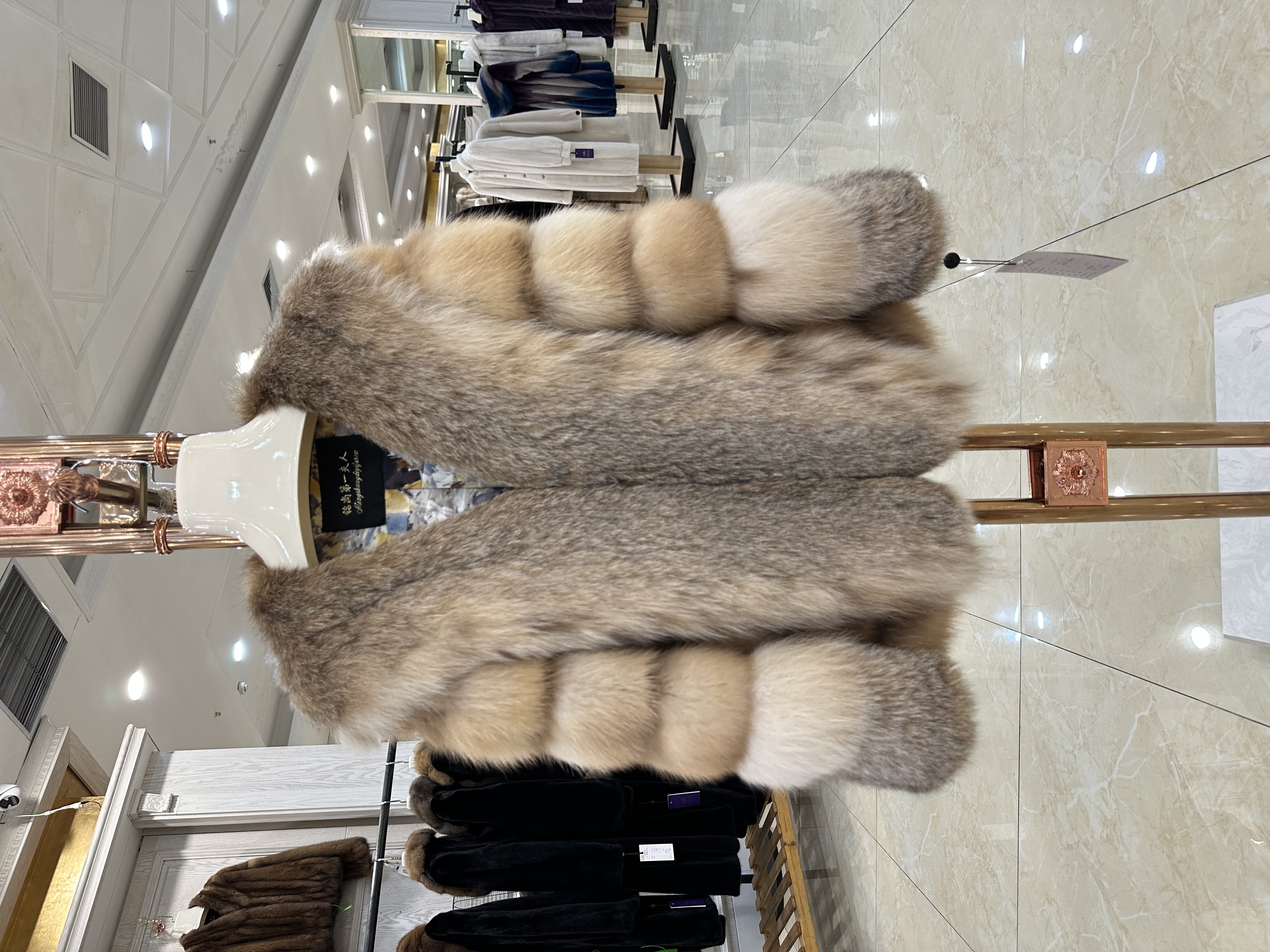  9号~新款紫金天鹅绒二短女装外套（具体以实物为准）