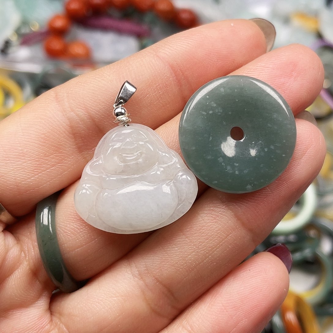 翡翠颈饰未镶嵌翡翠