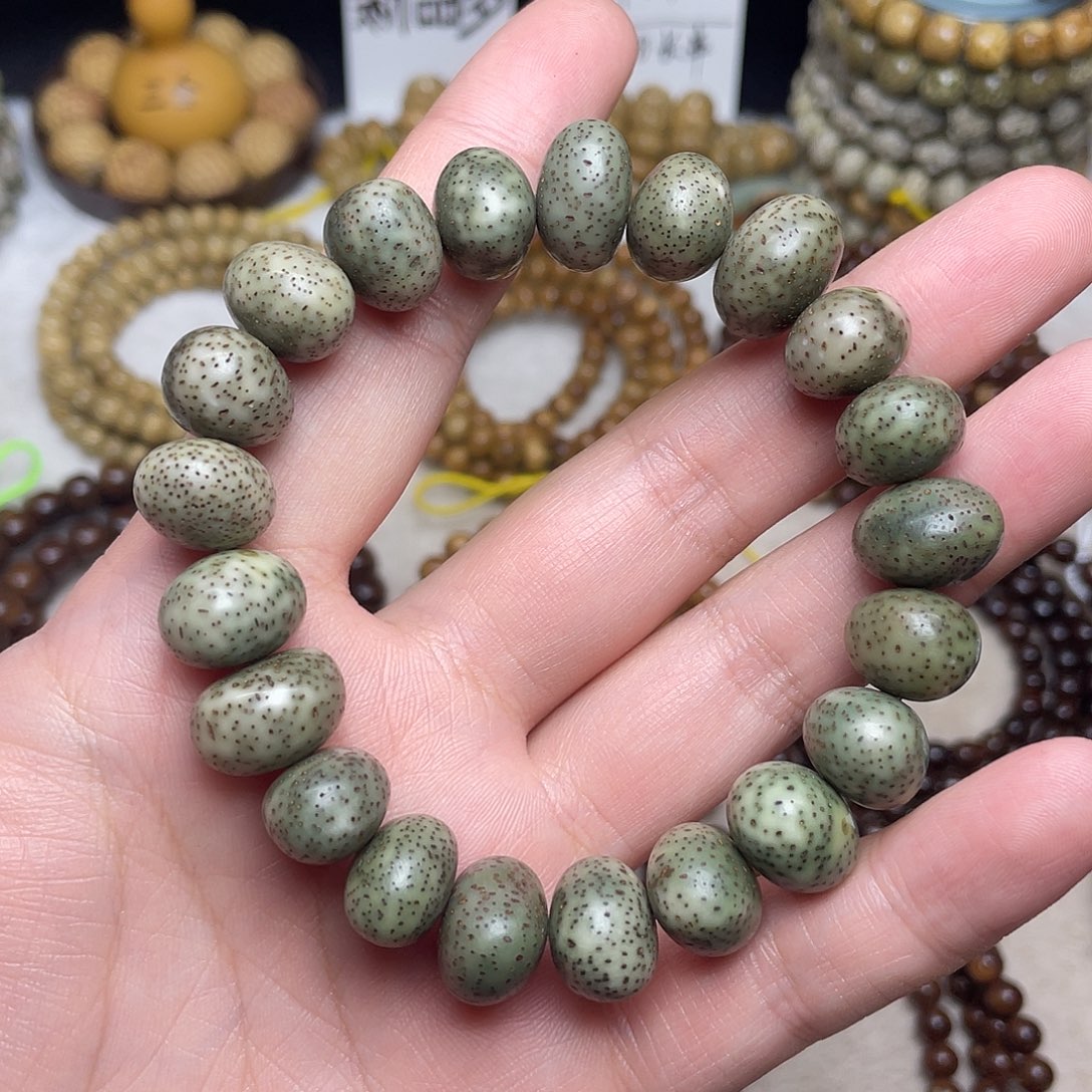 吊坠星月菩提16.5尺寸，随型，石玉料