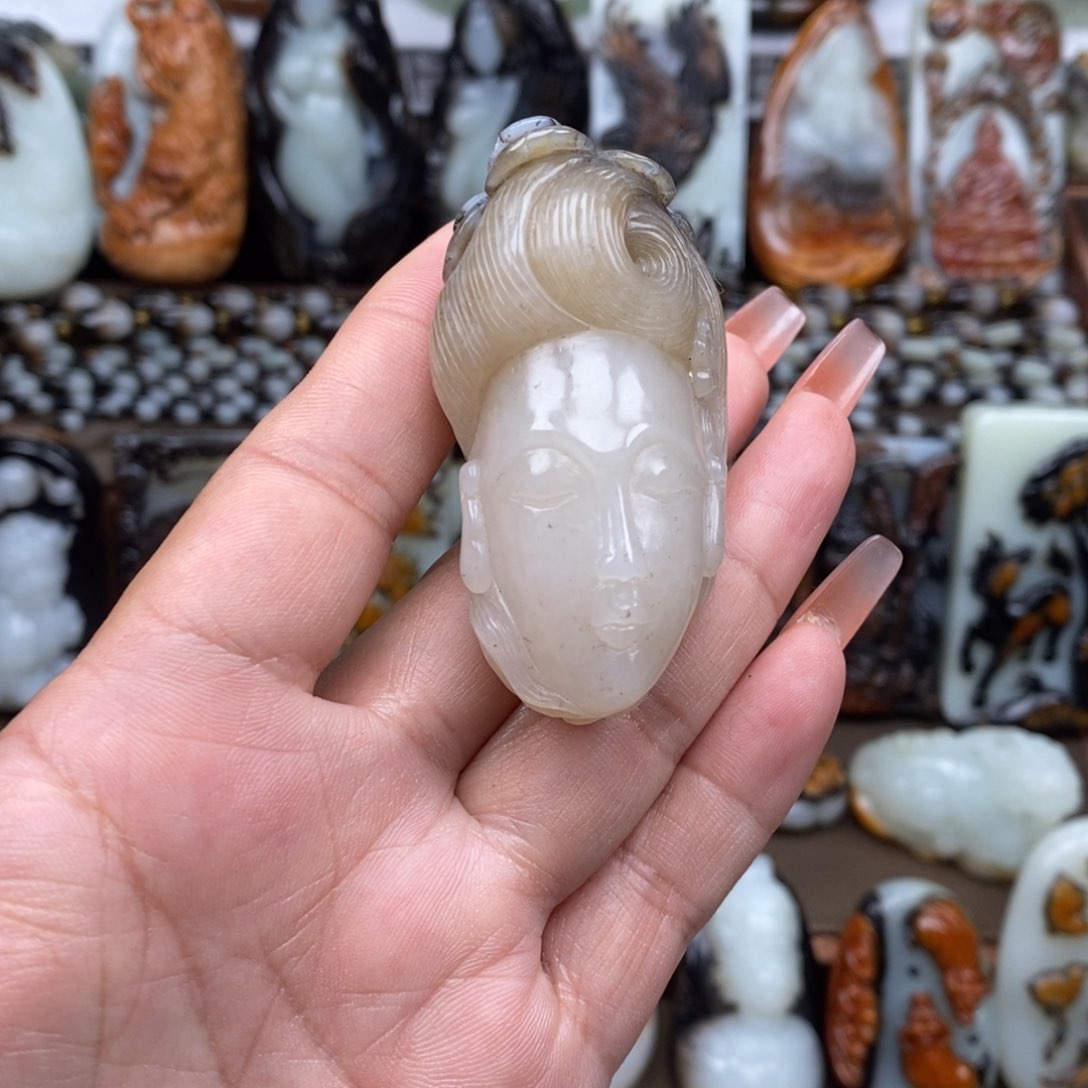 颈饰未镶嵌和田玉