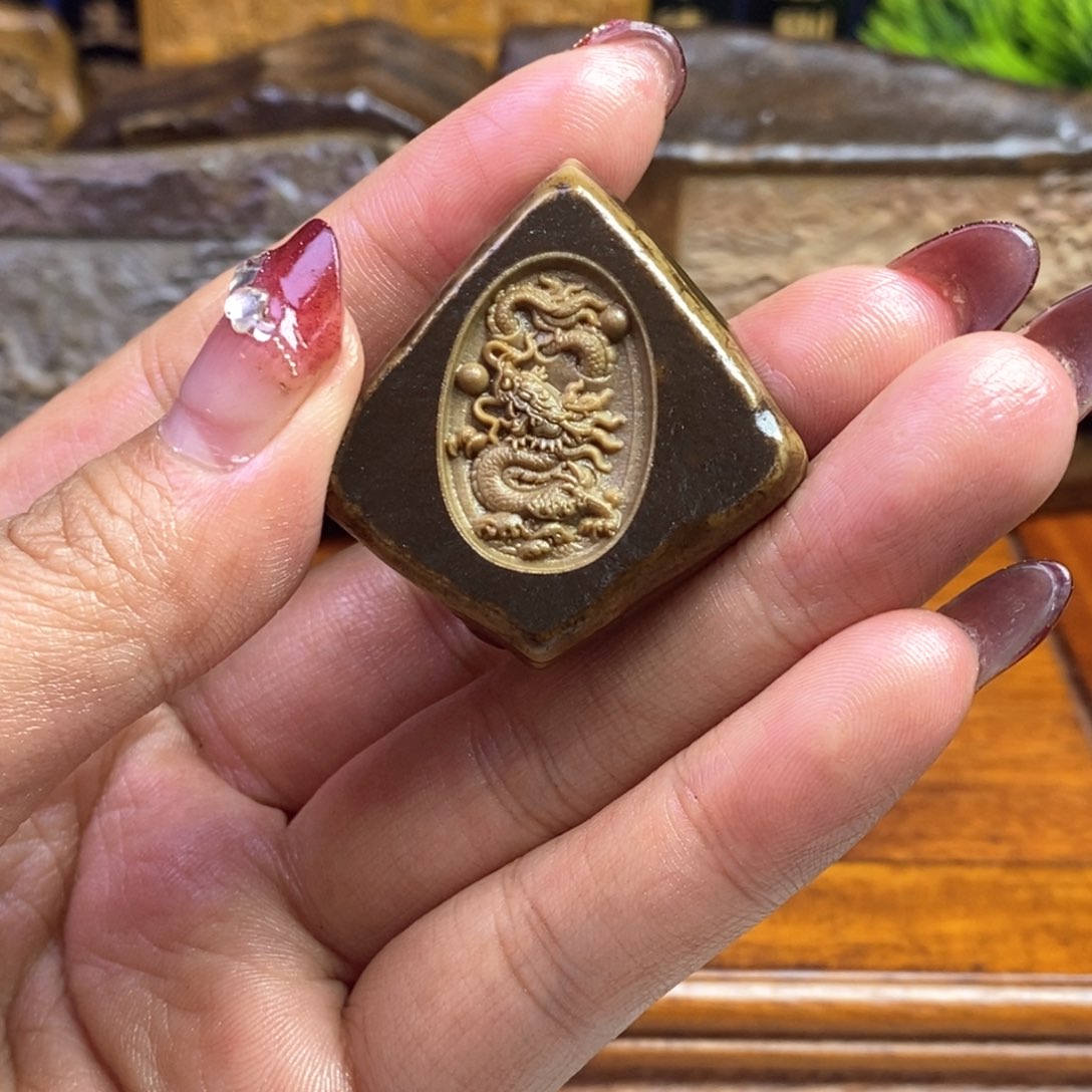 戈壁石27862288563255856