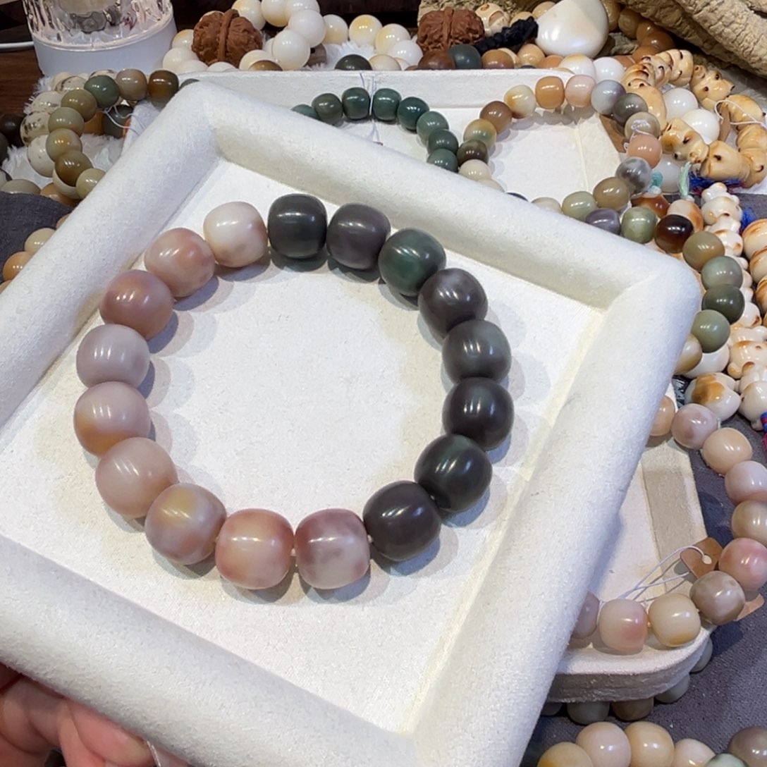 鸣****吊坠菩提根/象牙果081 花间精灵 