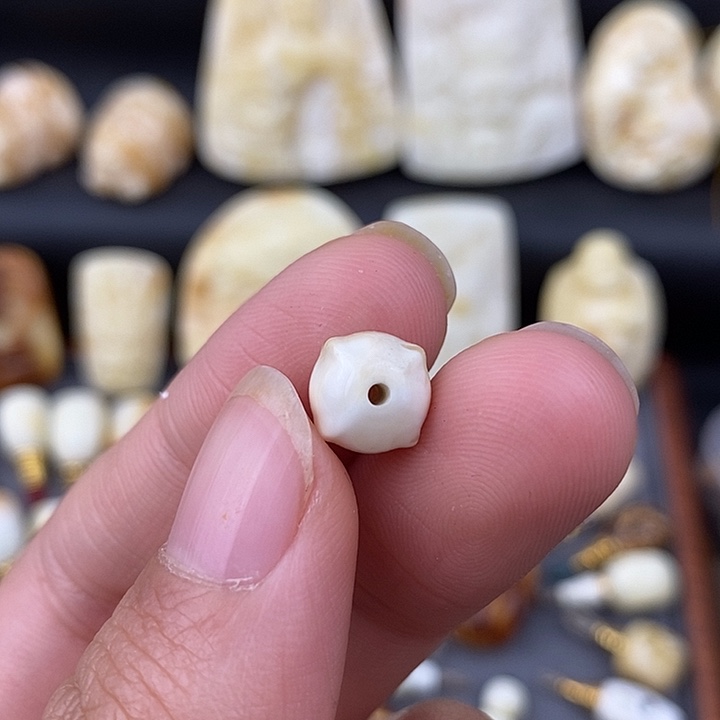 琥珀未镶嵌裸石8单珠微瑕