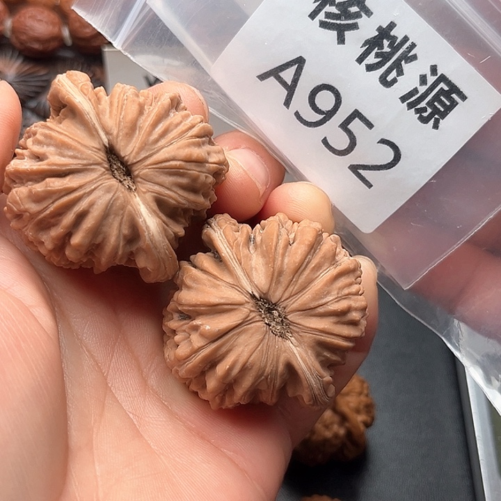 文玩核桃吊坠四座楼44