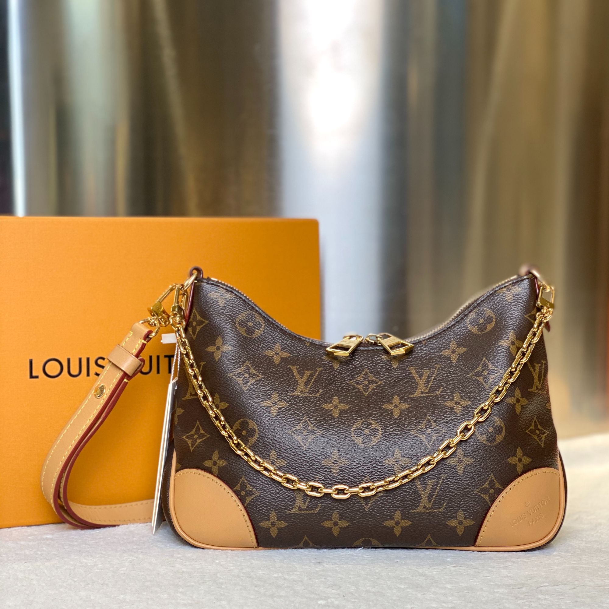99新 LouisVuitton/路易威登 古有99新LV新款牛角包单肩包9976