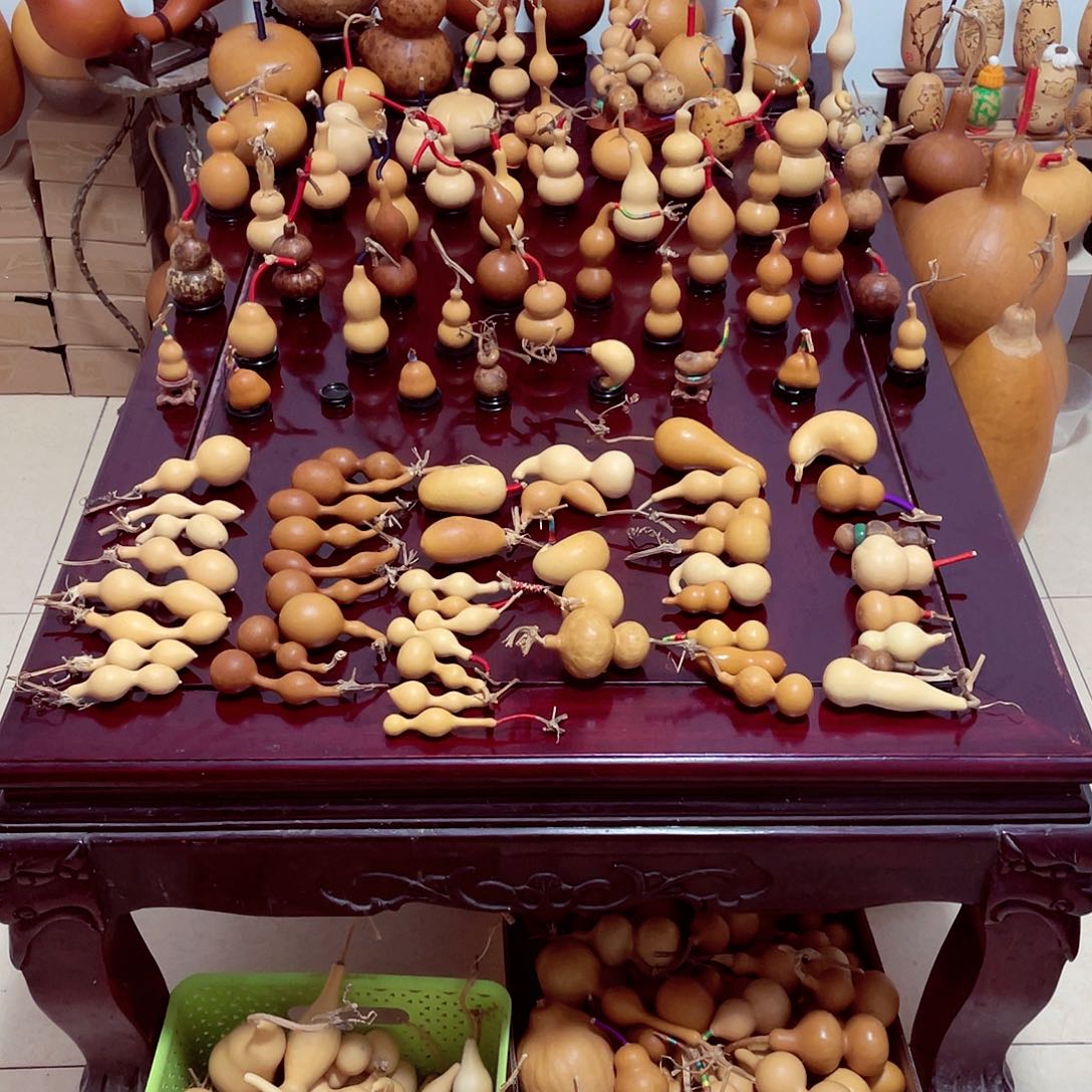 R****a葫芦笙和一根香蕉在同一条路走