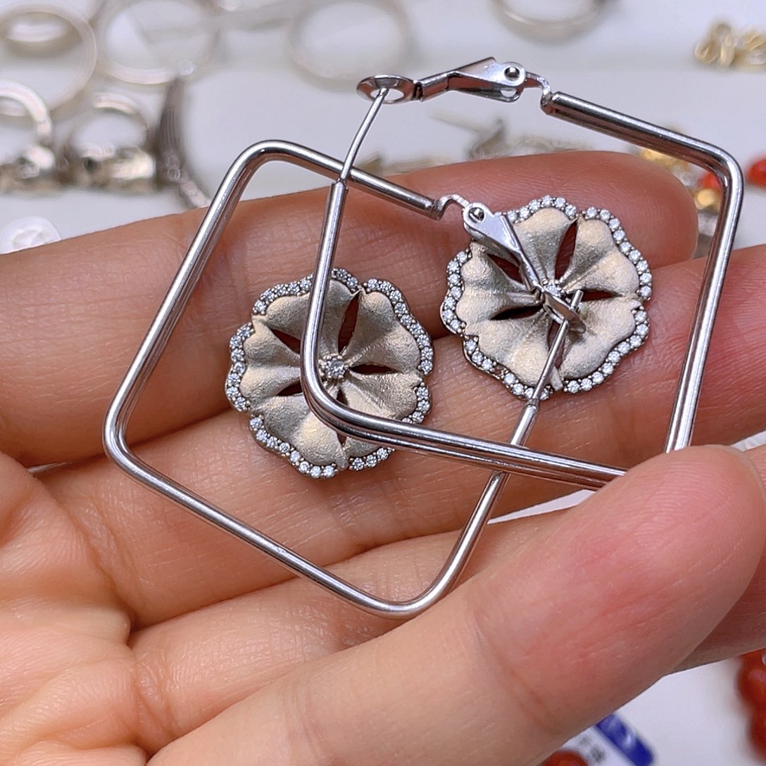 925银纯银时尚百搭耳环