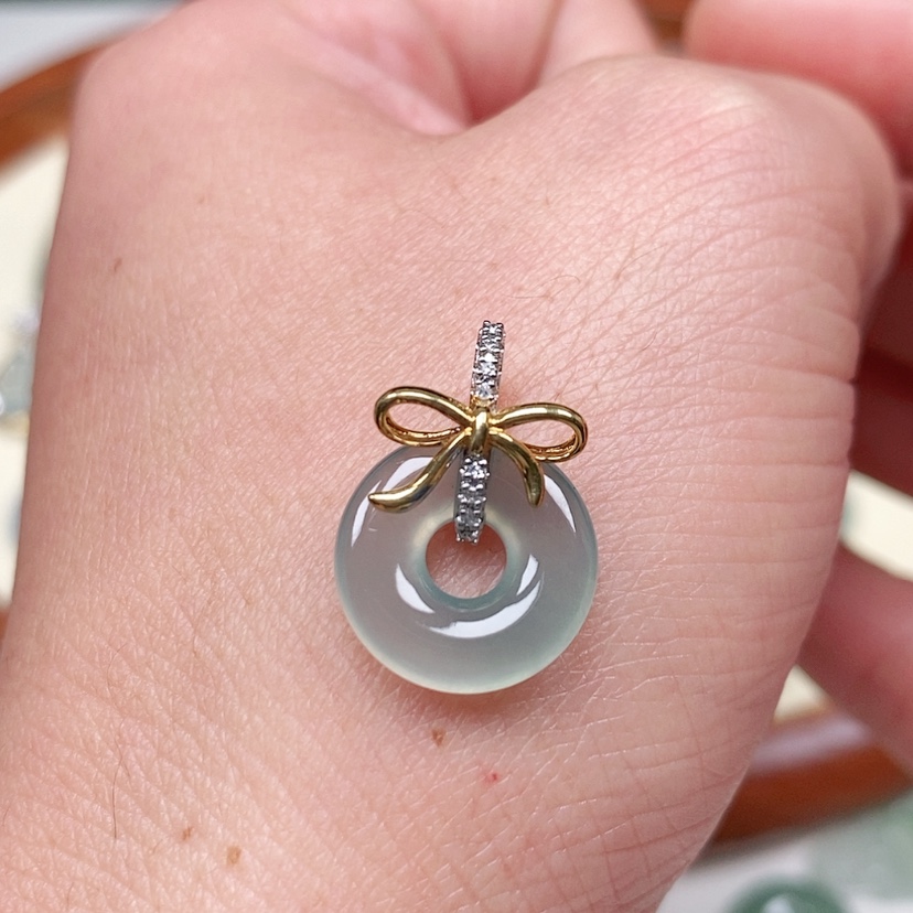 【闪购商品】翡翠吊坠(不含链)18K金镶嵌