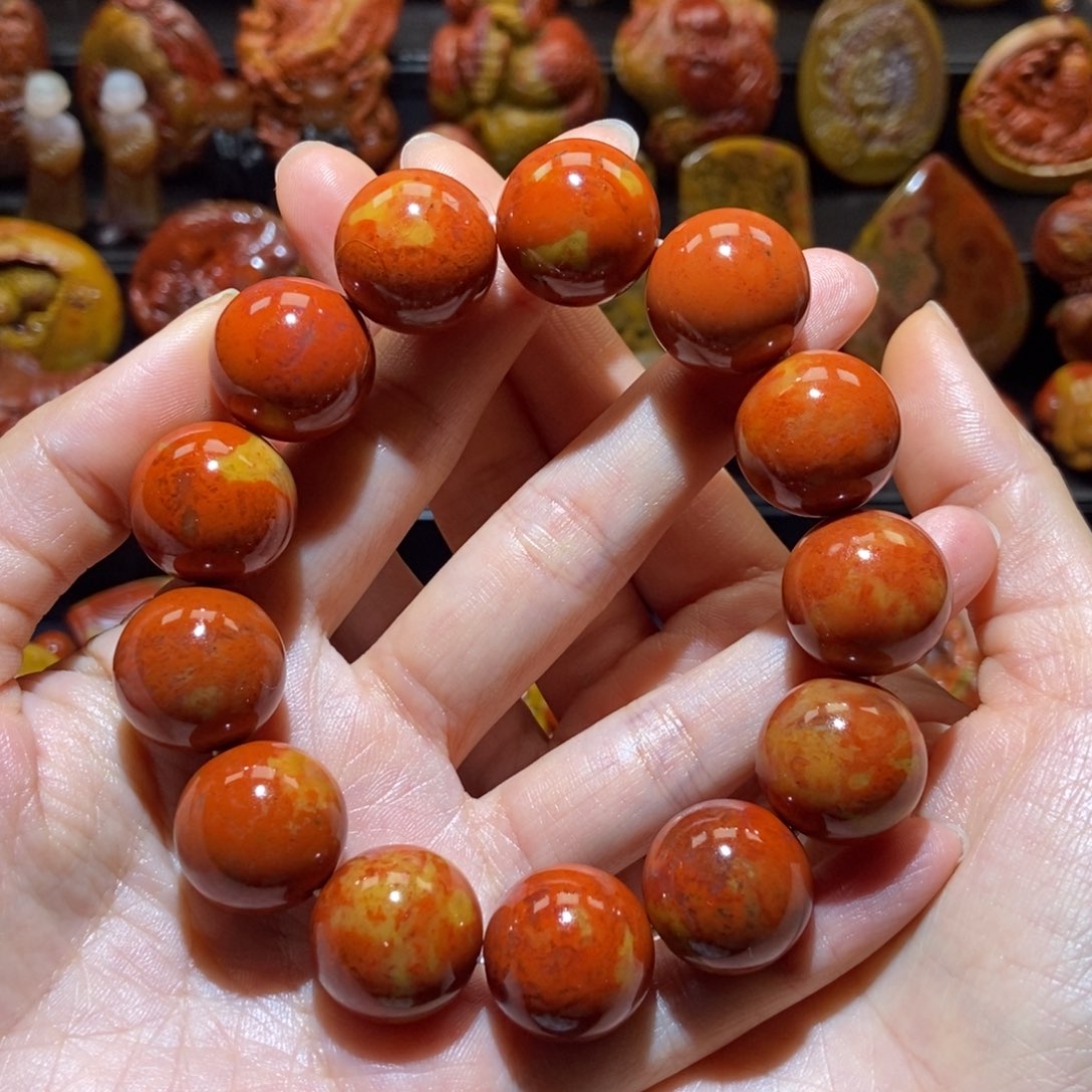 玛瑙/玉髓手串未镶嵌J****Y