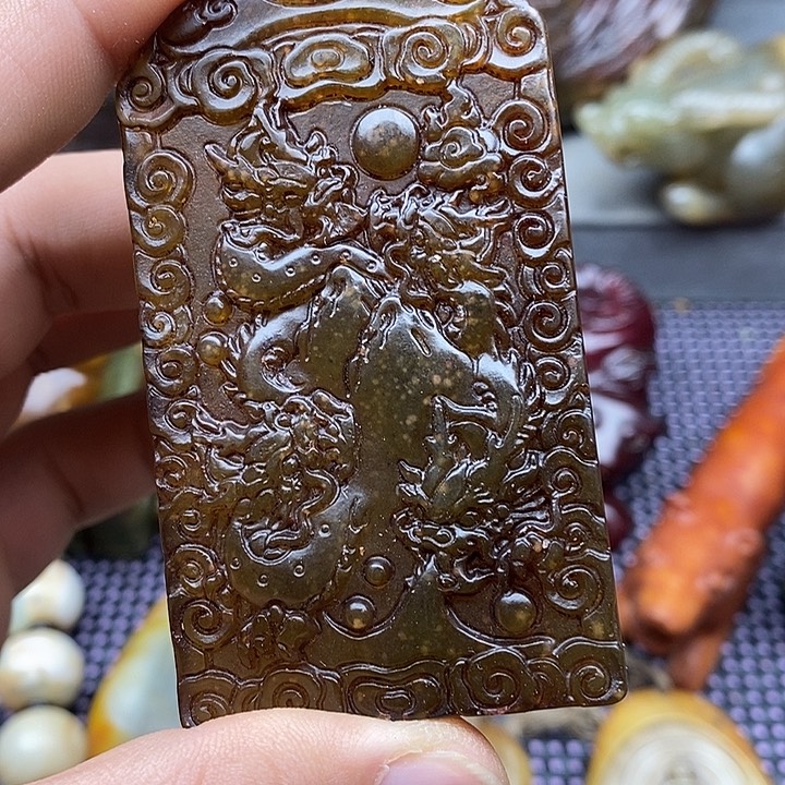 未镶嵌蛇纹石玉颈饰