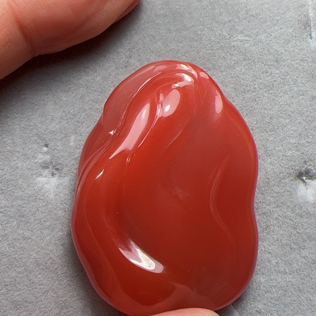 南红玛瑙吊坠未镶嵌