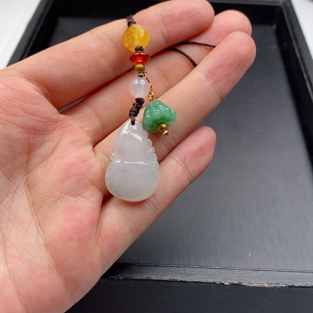 翡翠手链未镶嵌吊坠