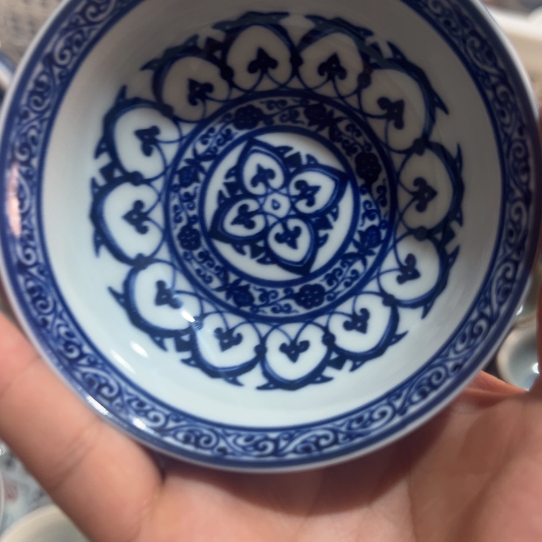 白青花宝相普洱杯全