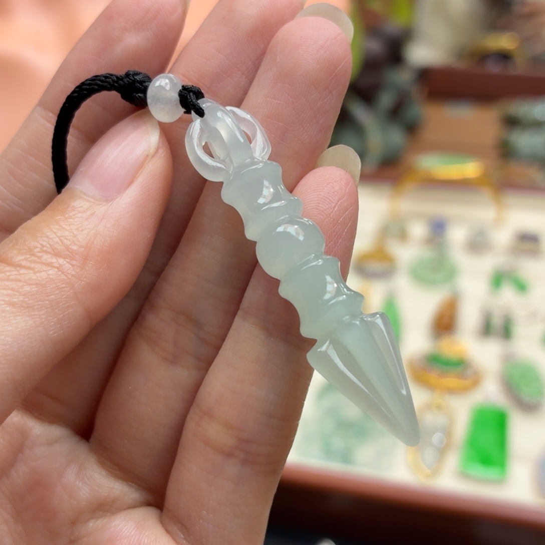翡翠未镶嵌颈饰吊坠