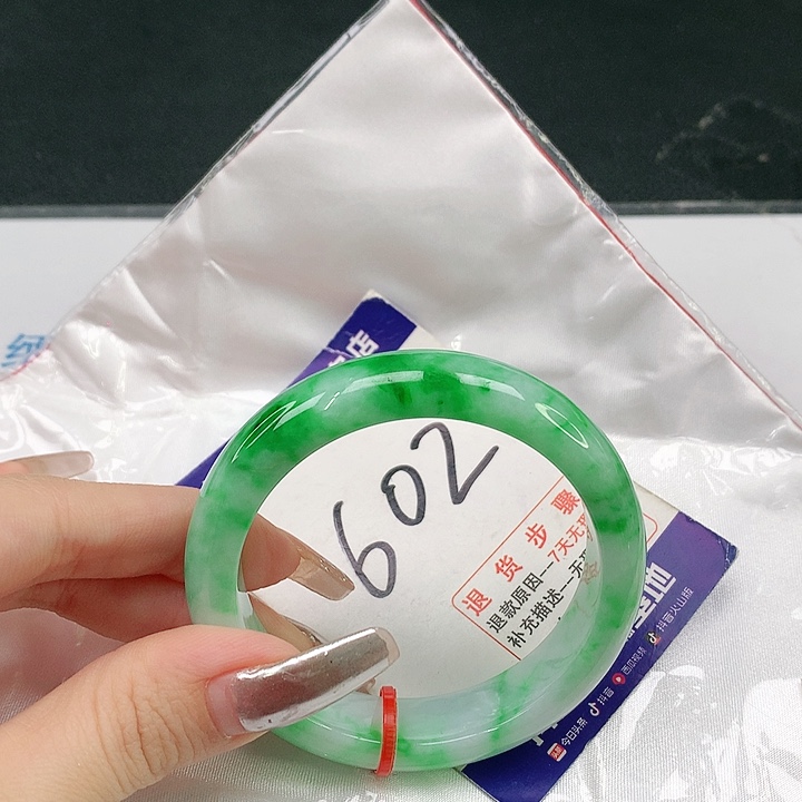 翡翠手镯未镶嵌喵*～翡翠手镯
