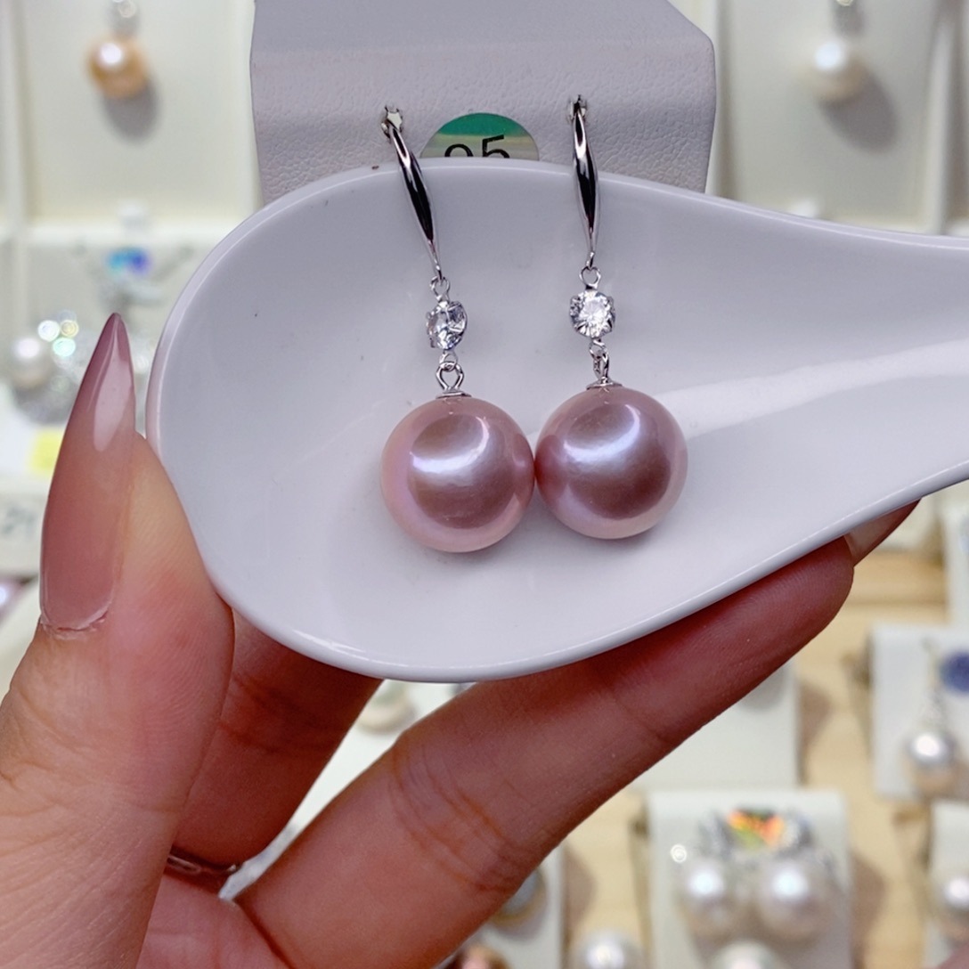 银S925镶嵌淡水珍珠耳饰如*?