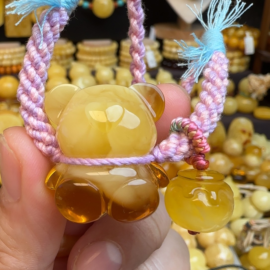 琥珀未镶嵌套链天然俄料蜜糖红蜜蜡小熊吊坠