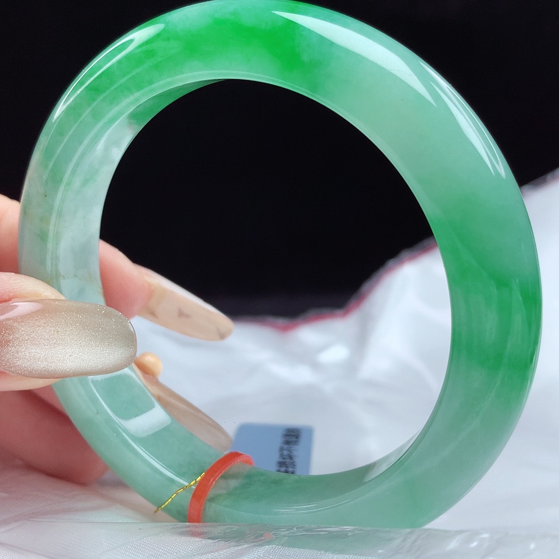 翡翠手镯未镶嵌55圈4146