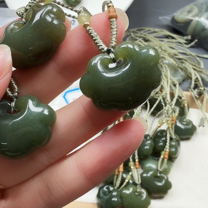 和田玉未镶嵌颈饰020