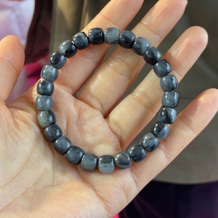 和田玉未镶嵌手串