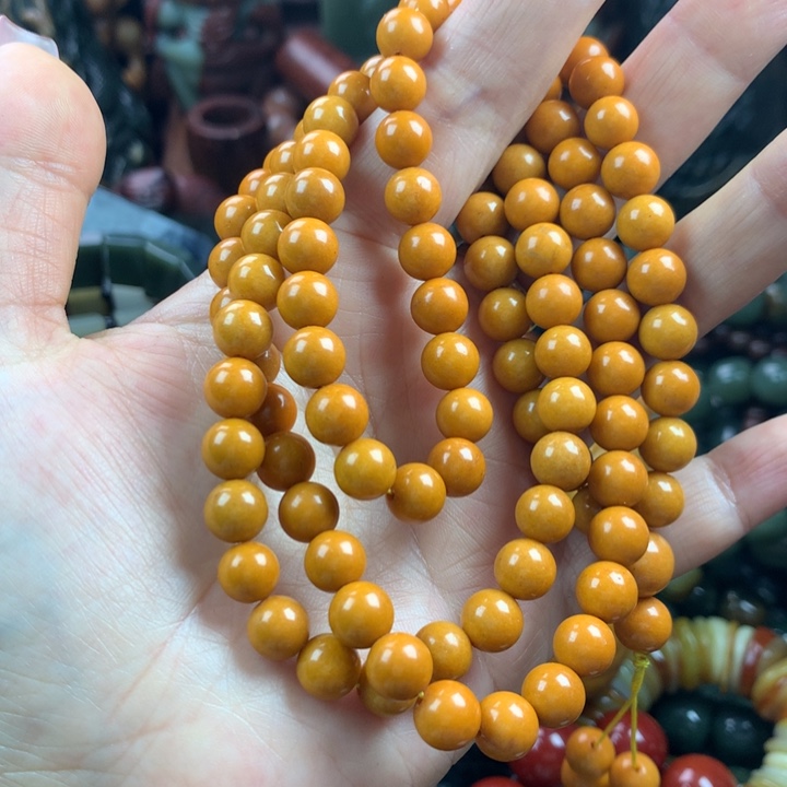 透闪石质玉未镶嵌珠宝奇石