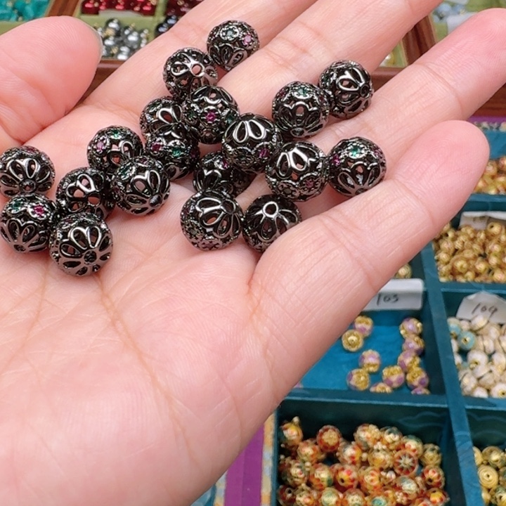 非遗传承手工圆珠扣