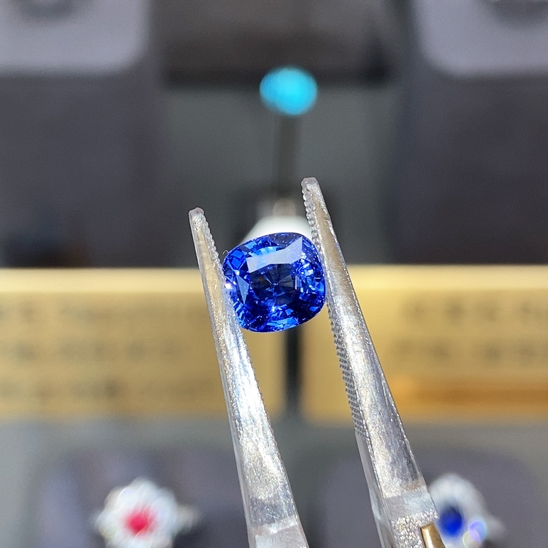 蓝宝石裸石未镶嵌2克拉