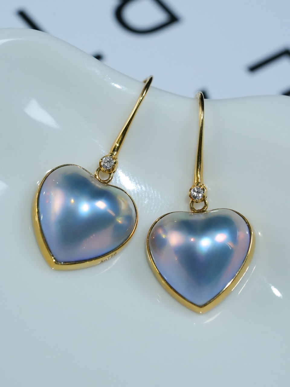 美珍真 18K金镶嵌钻石 海水马贝珍珠耳饰 11-12mm 爱心星空马贝