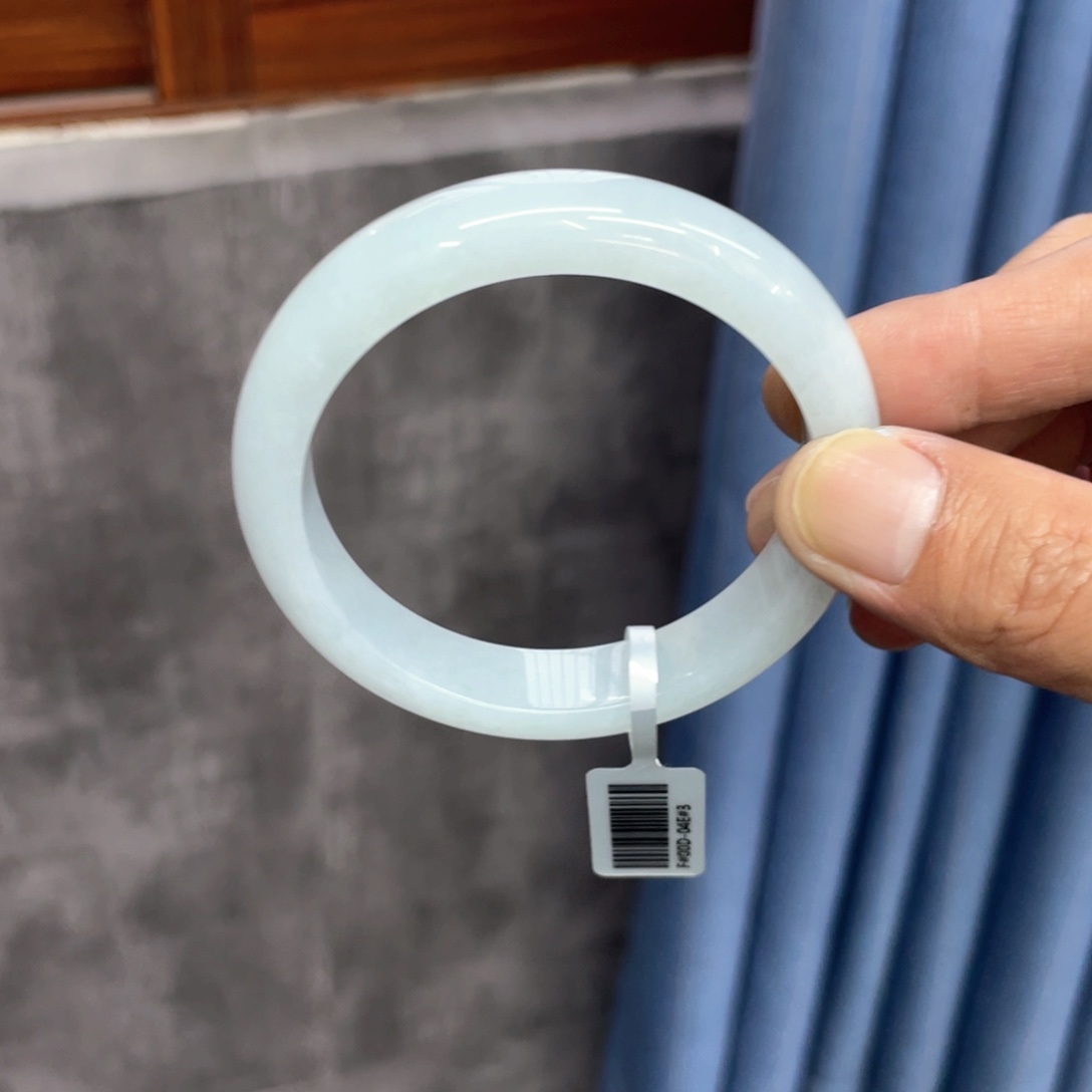 未镶嵌手镯翡翠犇*手镯