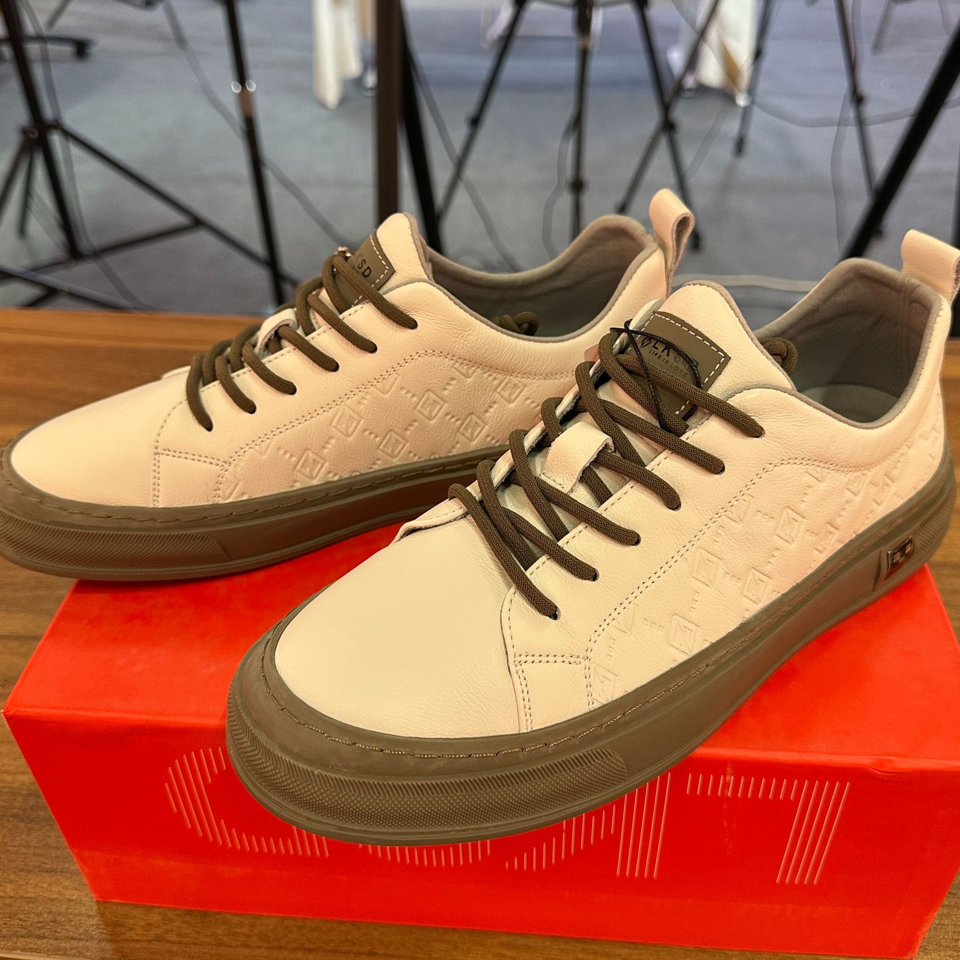 男鞋秋冬季小白鞋皮面休闲低帮潮鞋平底板鞋0293