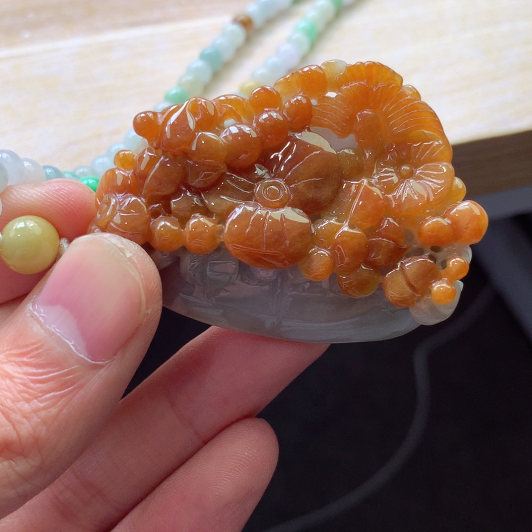 翡翠颈饰未镶嵌吊坠