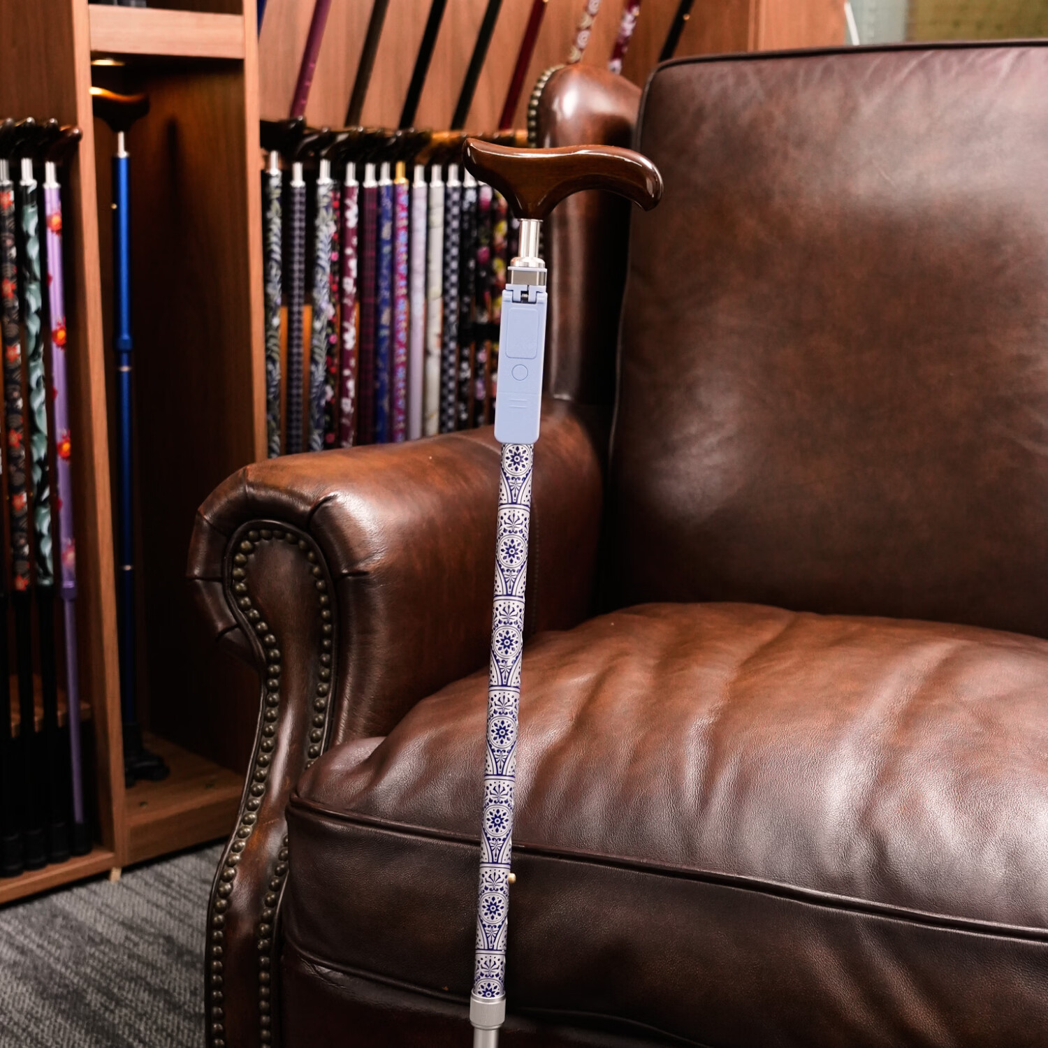 power senior铝合金手杖金丝楠木手柄可伸缩防滑老人助行拐杖A23