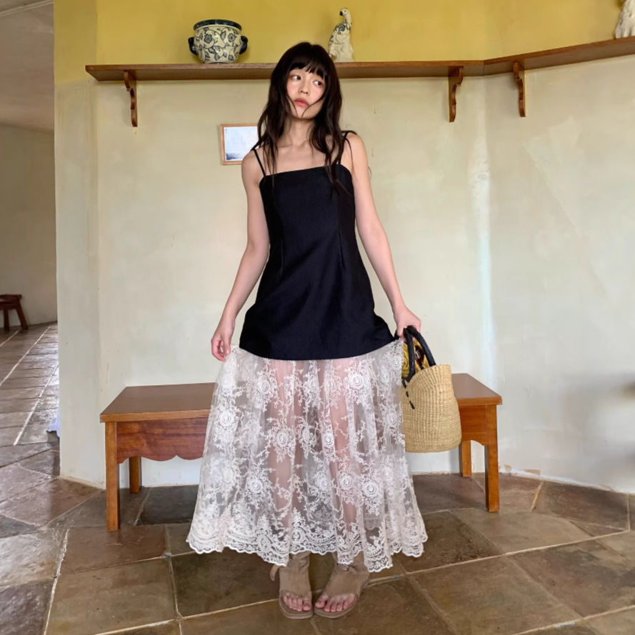 25夏法式名媛蕾丝拼接透视性感吊带连衣裙女S5613