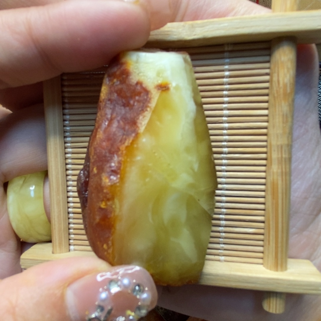 定制琥珀未镶嵌陈