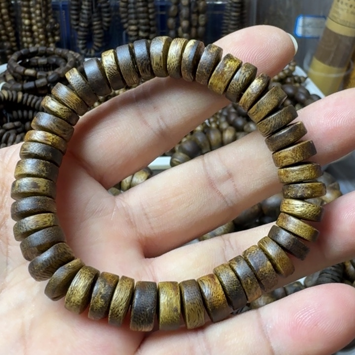 沉香手串乌身手串10克