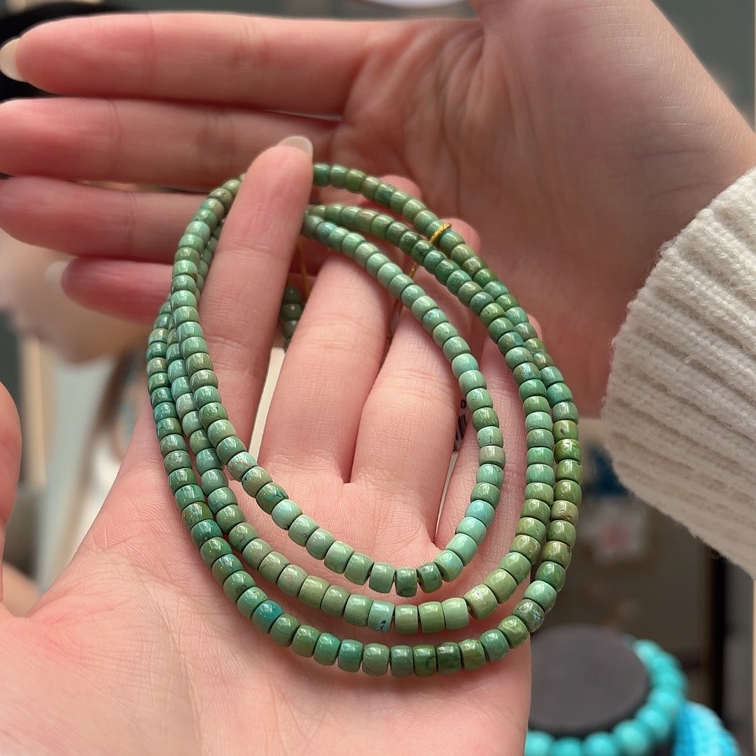 绿松石未镶嵌颈饰