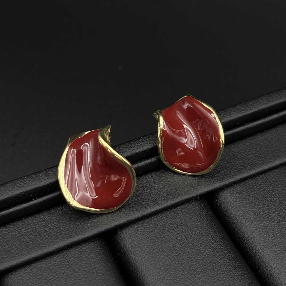 铜合金珐琅耳饰 秋冬新款氛围复古红色耳钉简约百搭时尚轻奢耳饰