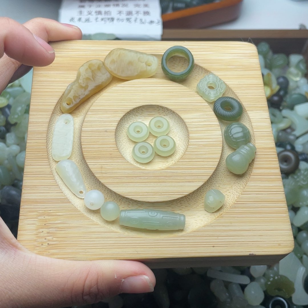 未镶嵌手绳和田玉空****