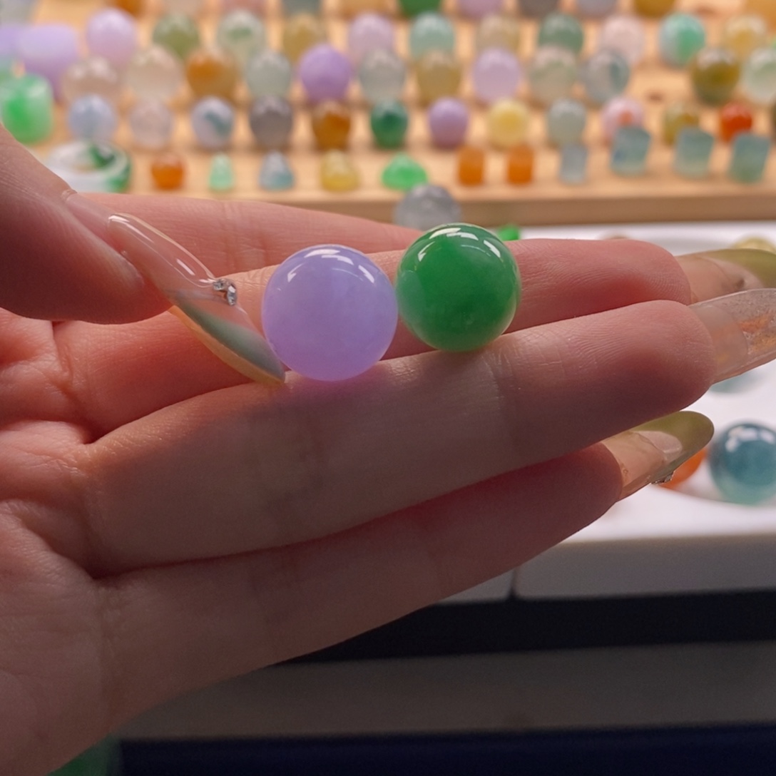 落***悔翡翠未镶嵌颈饰翡翠