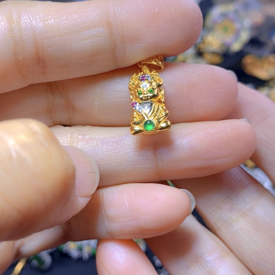 翡翠耳钉银S925镶嵌天然翡翠